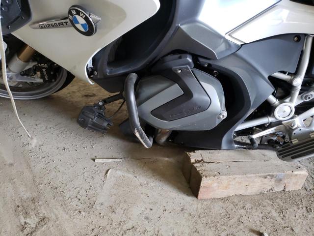 2022 BMW R 1250 RT WB10L0305N6F04115
