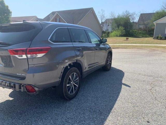 5TDJZRFHXJS544032 Toyota Highlander 2018. Фото: 3