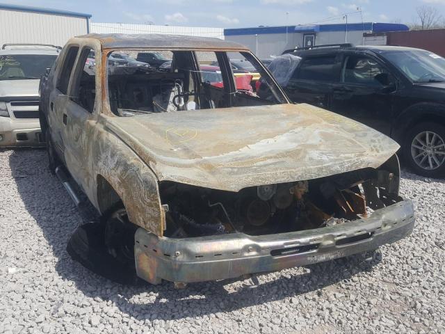 Salvage trucks for sale at Hueytown, AL auction: 2003 Chevrolet Avalanche