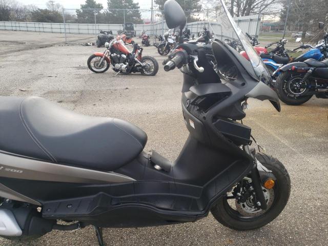 2017 SUZUKI UH200 MLCCH41A5H1600011