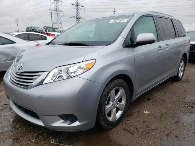 5TDKZ3DC1HS824697 Toyota Sienna Le 2017. Фото: 1