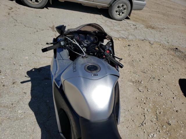 2022 SUZUKI GSX1300 RR JS1EJ11B4N7101642