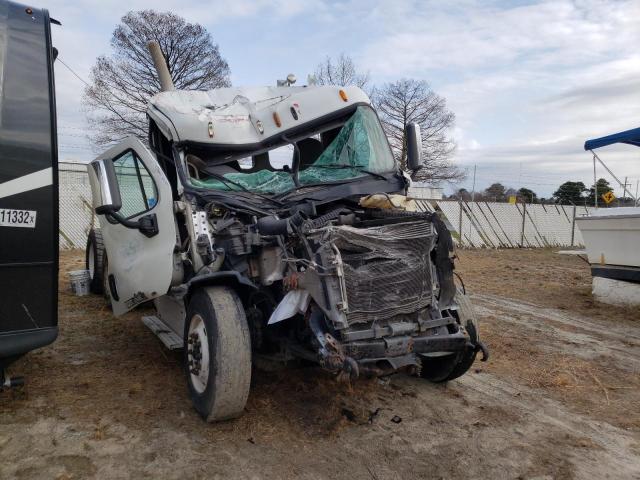Salvage cars for sale from Copart Seaford, DE: 2015 Freightliner Cascadia 1
