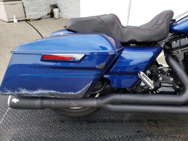 2010 HARLEY-DAVIDSON FLHX 1HD1KB414AB618181