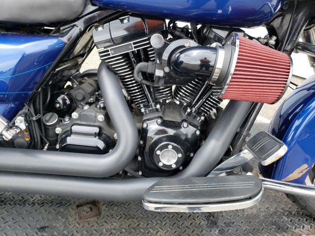 2010 HARLEY-DAVIDSON FLHX 1HD1KB414AB618181