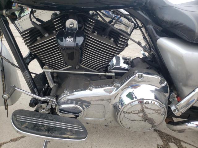 2011 HARLEY-DAVIDSON FLHX 1HD1KB417BB679798