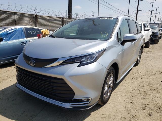 5TDYRKEC7MS023639 Toyota Sienna Xle 2021. Фото: 1