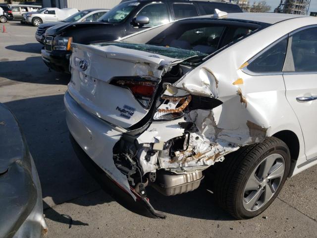 2017 HYUNDAI SONATA PLU KMHE54L2XHA045041