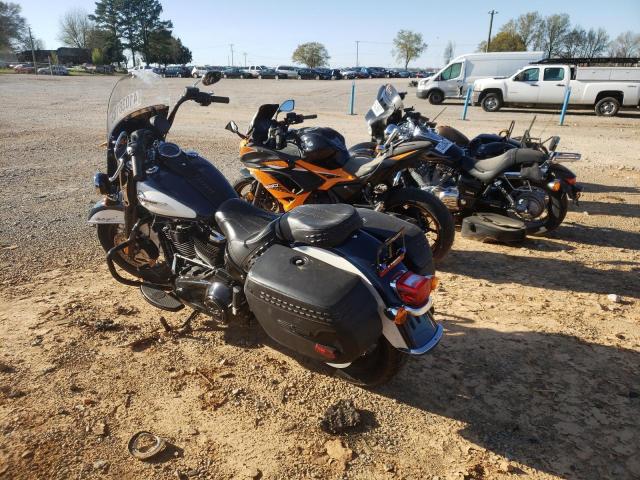 2019 HARLEY-DAVIDSON FLHCS 1HD1YBK28KB060556