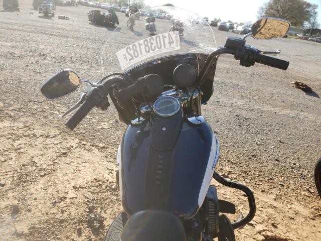 2019 HARLEY-DAVIDSON FLHCS 1HD1YBK28KB060556