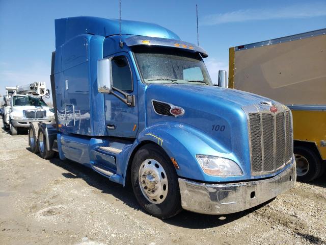 Salvage cars for sale from Copart Wichita, KS: 2022 Peterbilt 579