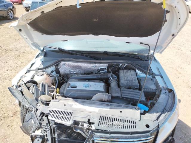 WVGAV7AX4HK045058 Volkswagen Tiguan S 2017. Фото: 6