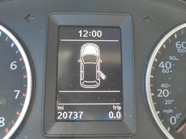 WVGAV7AX4HK045058 Volkswagen Tiguan S 2017. Фото: 7