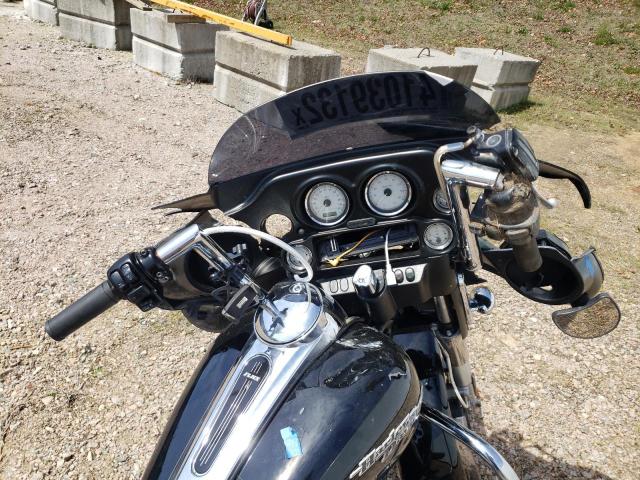 2011 HARLEY-DAVIDSON FLHX 1HD1KB417BB670003