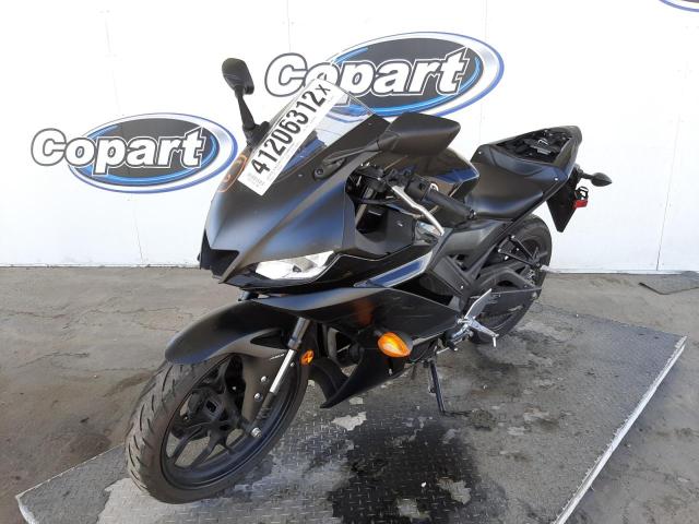 2021 YAMAHA YZFR3 A MH3RH18Y1MK008037
