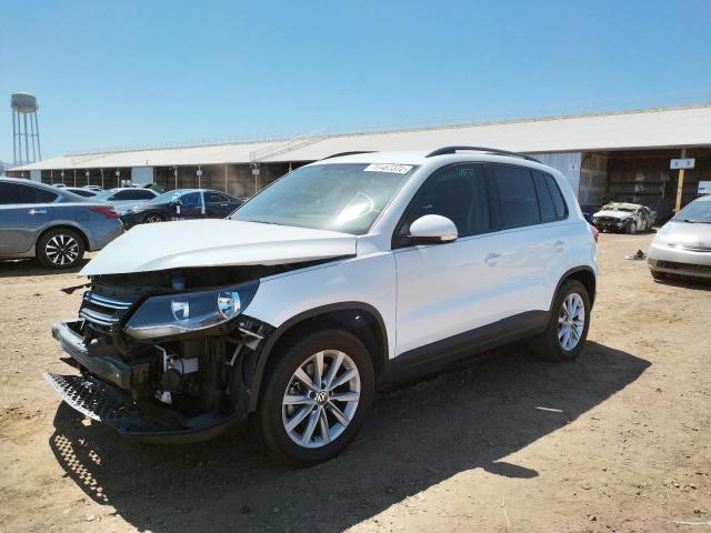 WVGAV7AX4HK045058 Volkswagen Tiguan S 2017. Фото: 1
