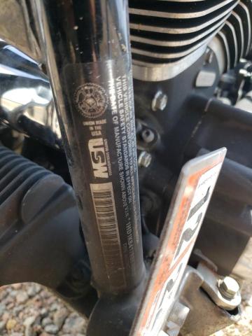 2011 HARLEY-DAVIDSON FLHX 1HD1KB417BB670003