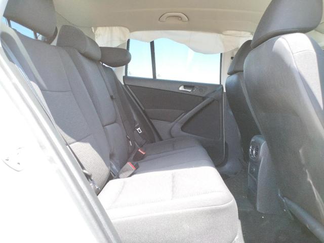 WVGAV7AX4HK045058 Volkswagen Tiguan S 2017. Фото: 5