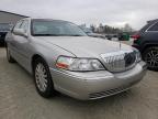 2005 LINCOLN  TOWN CAR