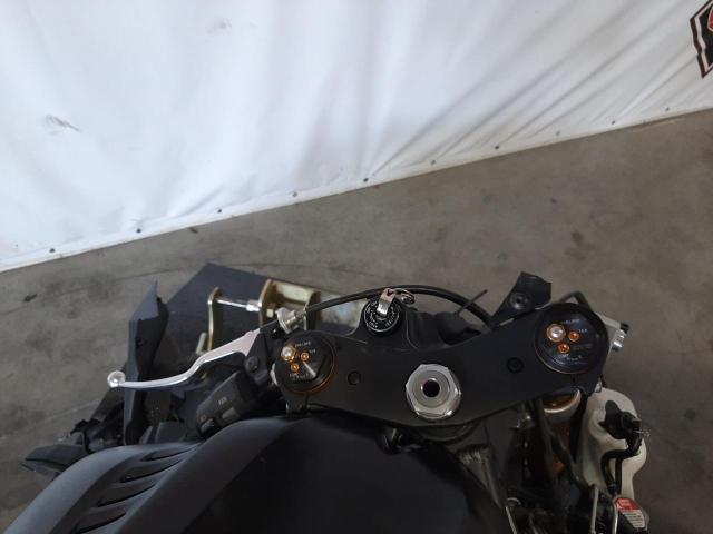 2017 YAMAHA YZFR6 C JYARJ28Y1HA000424