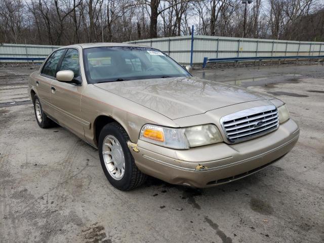 Salvage cars for sale from Copart Ellwood City, PA: 2000 Ford Crown Victoria