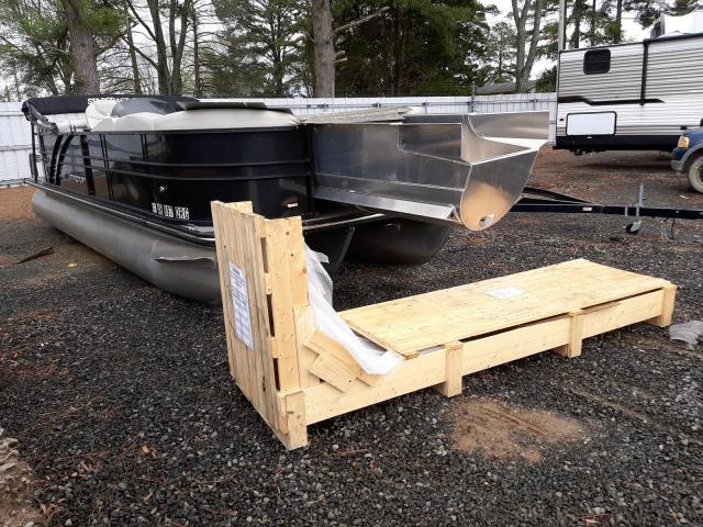 Salvage boats for sale at Conway, AR auction: 2017 Starcraft Boat