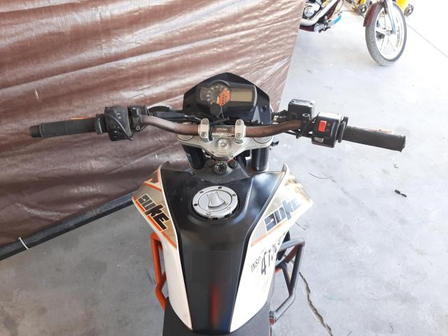 VBKLDT402DM757444 Ktm 690 Duke 2013. Фото: 4