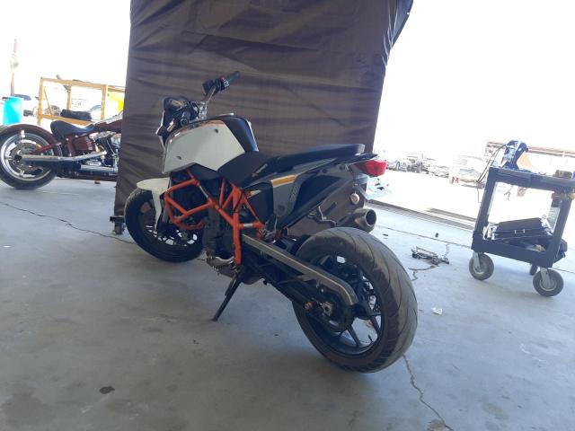 VBKLDT402DM757444 Ktm 690 Duke 2013. Фото: 2