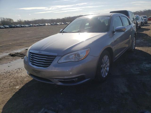 VIN: 1C3CCBCG5DN745199 Auction: COPART Lot: 41000212 Location: IL - SOUTHERN ILLINOIS 1C3CCBCG5DN745199 CHRYSLER 200 2013 SILVER Photo 2