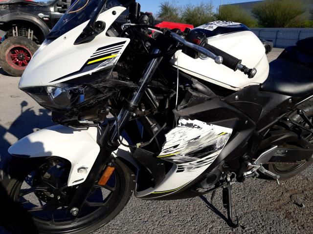 2017 YAMAHA YZFR3 A MH3RH15Y7HK002978