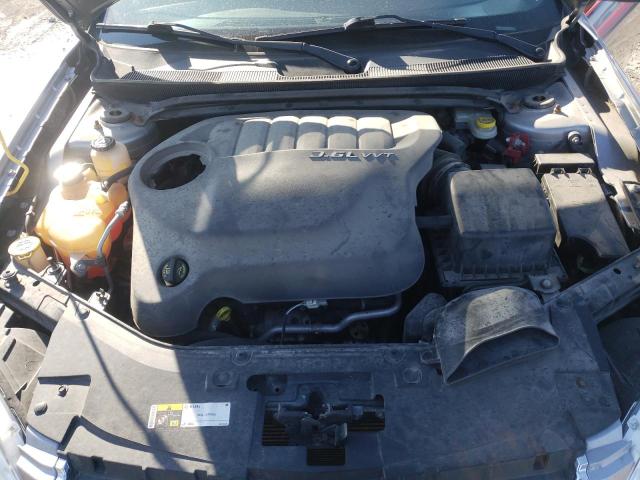 VIN: 1C3CCBCG5DN745199 Auction: COPART Lot: 41000212 Location: IL - SOUTHERN ILLINOIS 1C3CCBCG5DN745199 CHRYSLER 200 2013 SILVER Photo 7