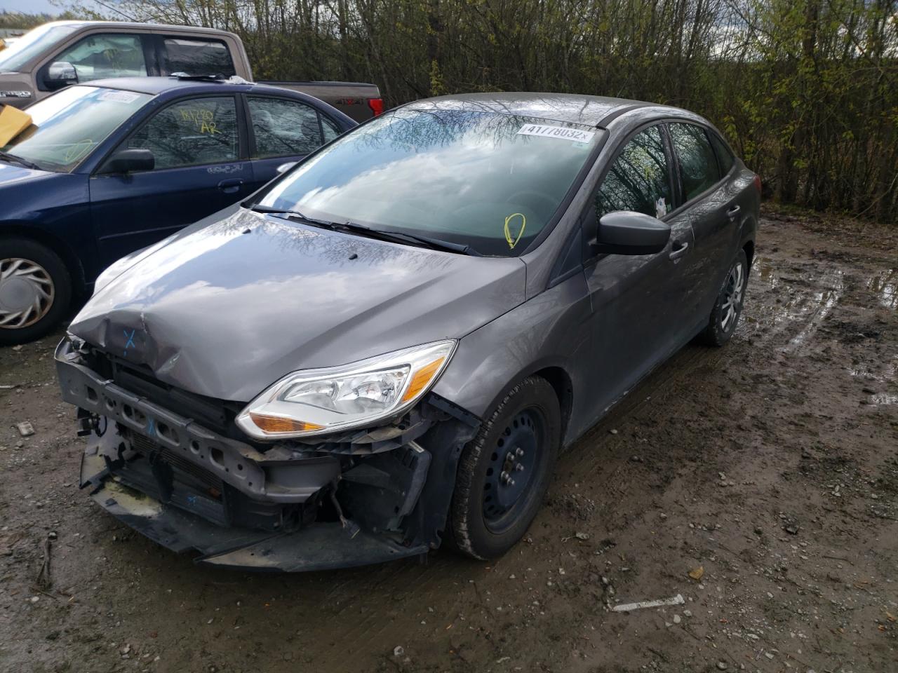 1FAHP3F28CL141335 2012 Ford Focus Se