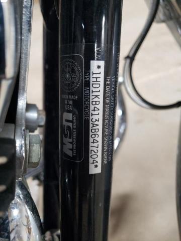 2010 HARLEY-DAVIDSON FLHX 1HD1KB413AB647204