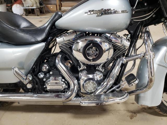2010 HARLEY-DAVIDSON FLHX 1HD1KB413AB647204