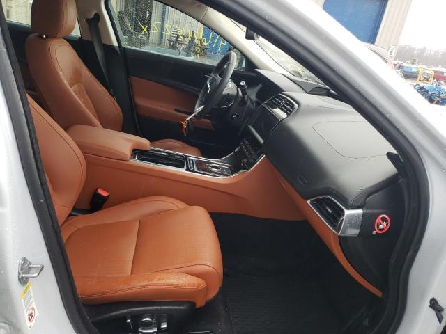 2018 JAGUAR XE PORTFOL SAJAN4EV9JCP17242