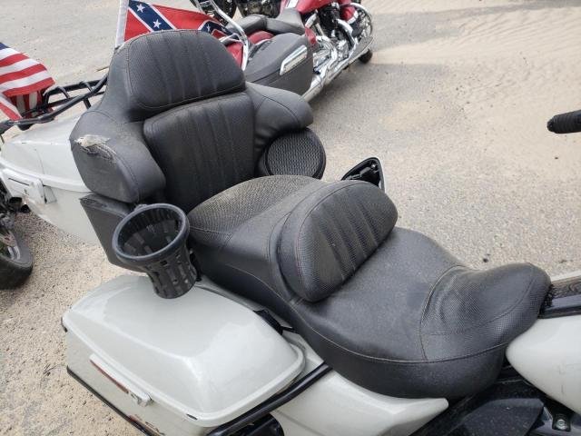 2020 HARLEY-DAVIDSON FLHTKSE 1HD1TEH13LB951502