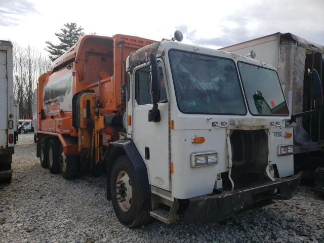 Peterbilt 320