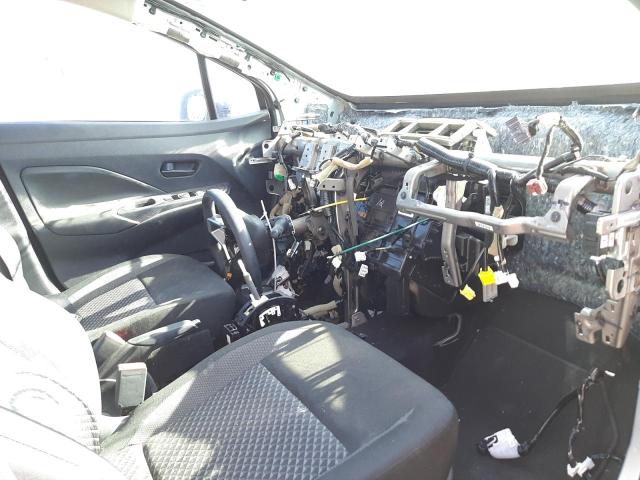 3N1CN8DV0LL885460 Nissan Versa S 2020. Фото: 4