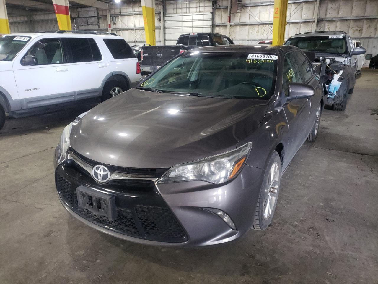 Toyota Camry le 2015