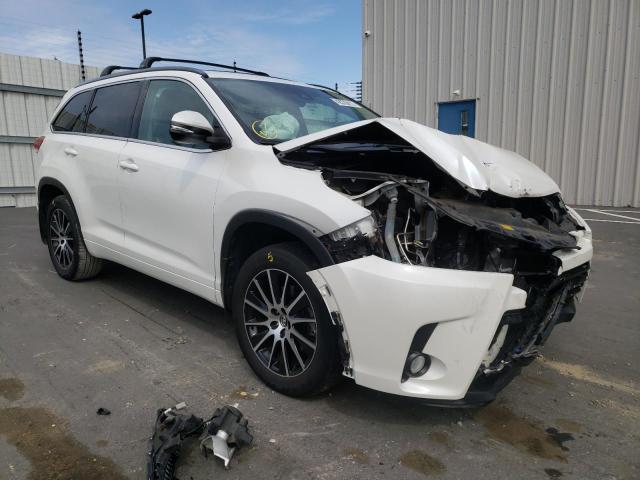 Salvage cars for sale from Copart Antelope, CA: 2017 Toyota Highlander