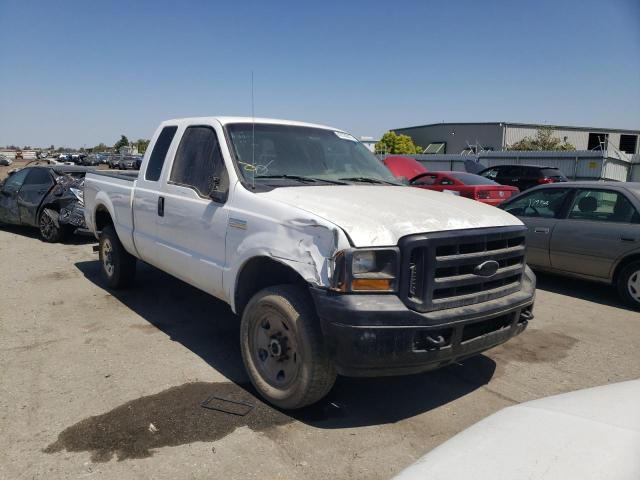 Salvage cars for sale from Copart Bakersfield, CA: 2005 Ford F250 Super
