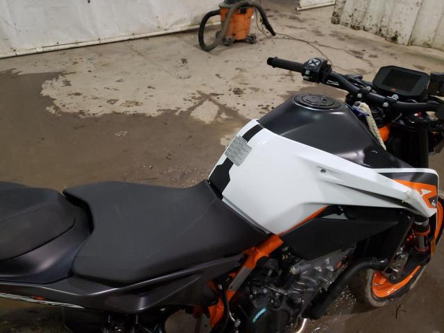 2021 KTM 890 DUKE R VBKTU9405MM810902