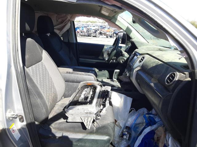 5TFUY5F15JX696905 Toyota Tundra Dou 2018. Фото: 4