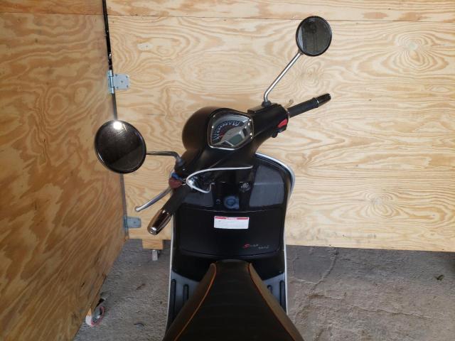 2015 VESPA GTS 300 SU ZAPM459L0F5100576