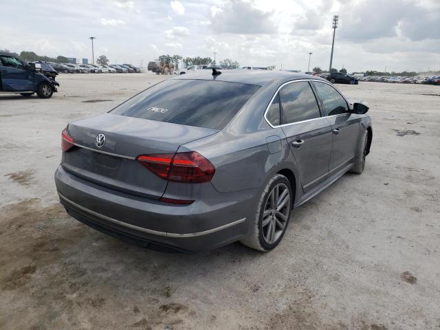 2017 VOLKSWAGEN PASSAT R-L 1VWDT7A33HC043779