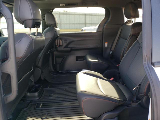2022 TOYOTA SIENNA XSE 5TDXSKFC5NS043923