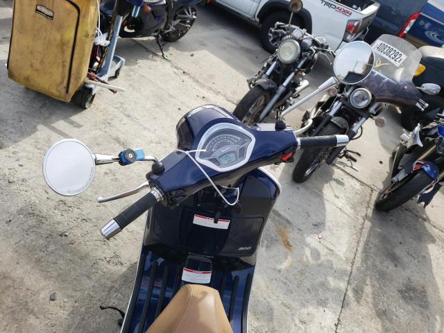 2021 VESPA GTS300 ZAPMA39M4M5100910
