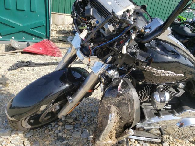 2019 HARLEY-DAVIDSON FLHX 1HD1KBC17KB650643