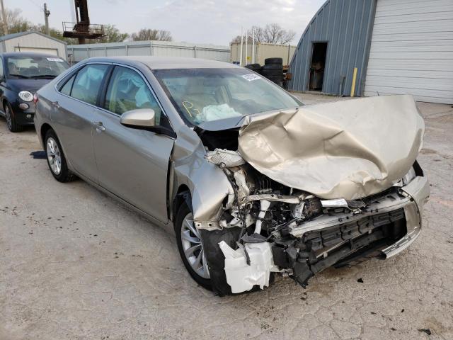 Vehiculos salvage en venta de Copart Wichita, KS: 2017 Toyota Camry LE