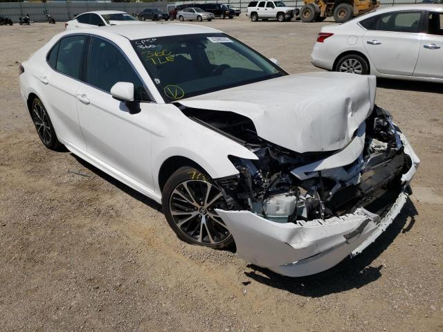 Фото: 4T1B11HKXJU573740 - 1